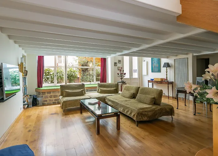 Louvre Apartments