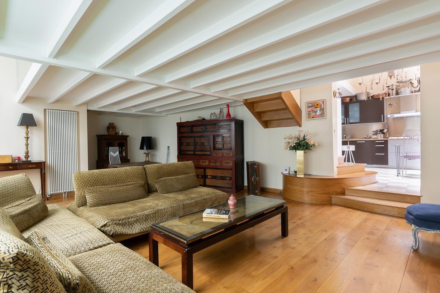 Louvre Apartment