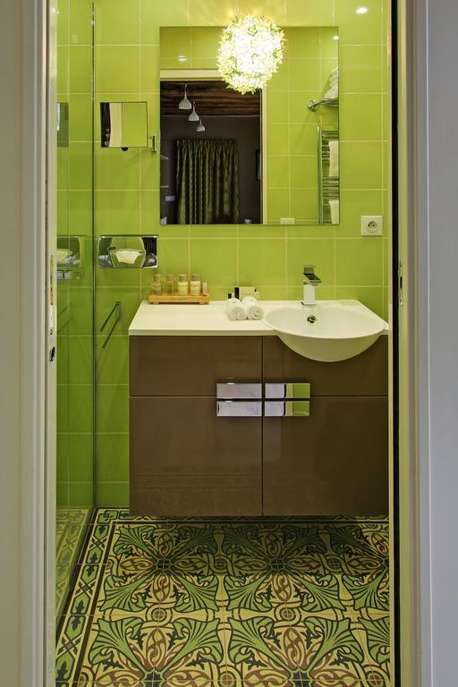 Louvre Apartment